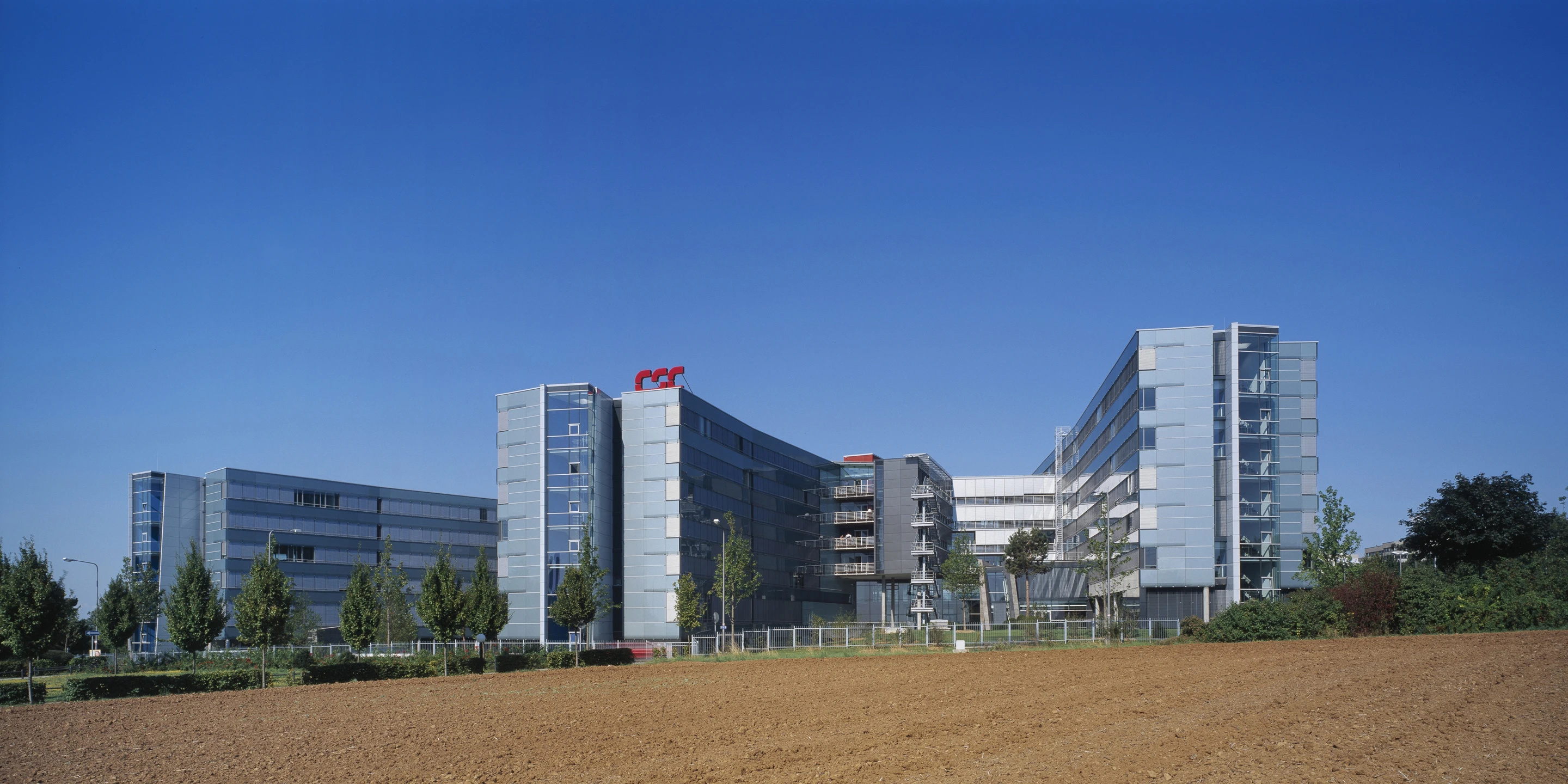 CSC Business-Center Rhein Main | Wiesbaden Neubau, Bauabschnitte, Städtebau, Betontragwerk, Metallfassade, Glasfassade, Dachbegrünung, Flachdach, Innenhöfe, Tiefgarage, Investor, Großprojekt, Generalunternehmer, Büro, Verwaltung, Konferenz, Mensa, Architektur, KTP, Kauffmann Theilig Partner, Freie Architekten PartGmbB, Stuttgart,