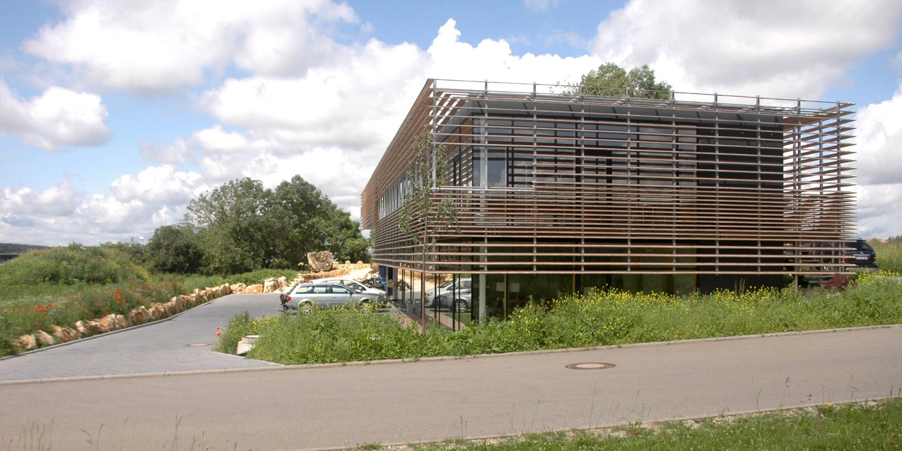 Neubau, Betontragwerk, Holztragwerk, Holzfassade, Glasfassade, Flachdach, Privat, Generalunternehmer, Büro, Verwaltung, Werkstatt,  Architektur, KTP, Kauffmann Theilig Partner, Freie Architekten PartGmbB, Stuttgart, 